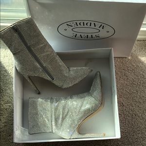 Steve Madden heeled boots! NEW IN BOX!